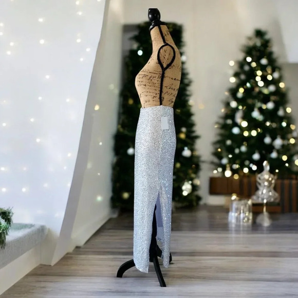 Abound Sequin Midi Skirt in S - Picture 2 of 7